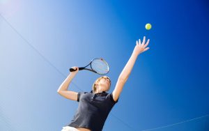 Singles tennis strategy in serving